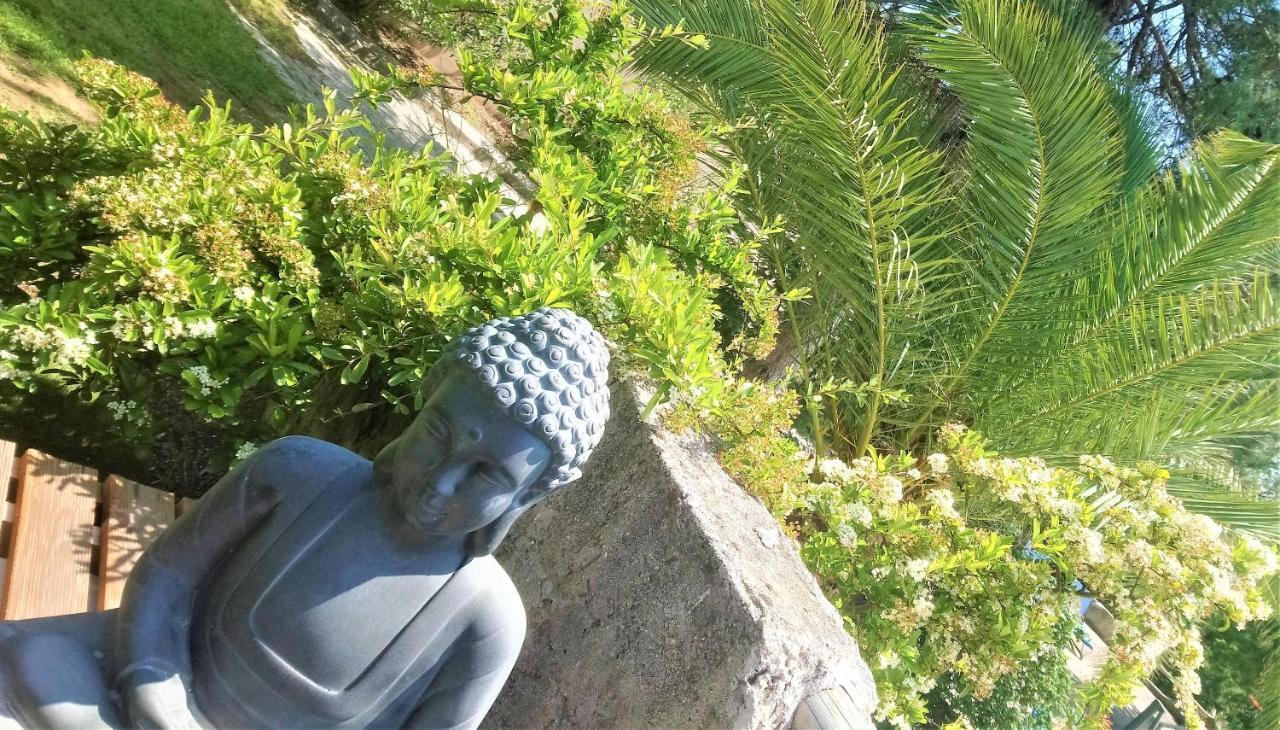 Hotel Les Jardins De Bormes, Sauna & Jacuzzi Exterior foto